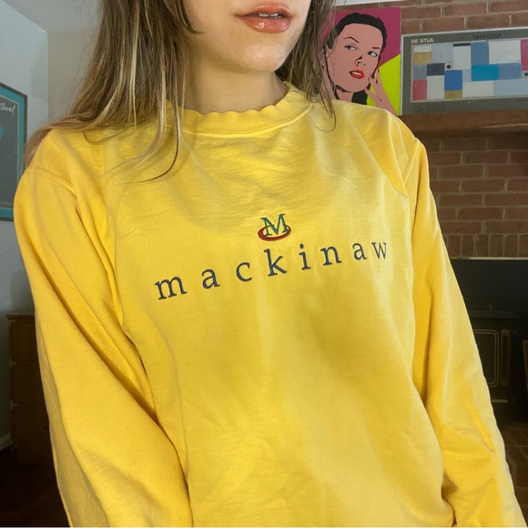 Vintage 90s Mackinaw City Michigan Crewneck Sweatshirt Embroidered Light… - Picture 1 of 12